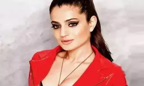 अमीषा पटेल ने बिकिनी पहन शेयर किया VIDEO, हॉट अंदाज देख फैंस बोले-बुढ़ापे में भी, बस करो ये सब तमाशा...