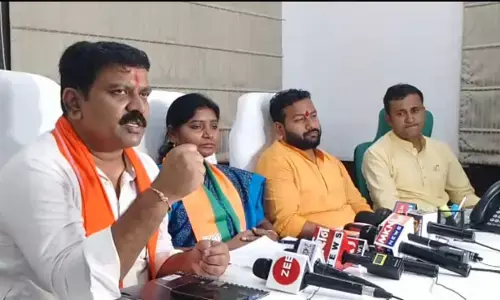 JH सरकार भागती फिर रही: रांची की मेयर ने झारखंड के साथ छत्तीसगढ़ सरकार को घेरा, कहा- जनता के पैसे पर करा रहे मेहमाननवाजी