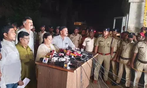 झारखंड पर बड़ा अपडेट: राज्यपाल बैस ने कहा- एक-दो दिनों में स्थिति स्पष्ट करेंगे, रायपुर में कांग्रेस विधायक बोलीं...