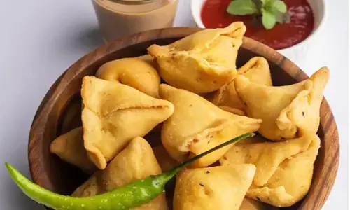 5 Sep वर्ल्ड समोसा डे: जानिए भारत में कहां से आया समोसा, रायपुर समेत देश के इन शहरों का samosa है फेमस