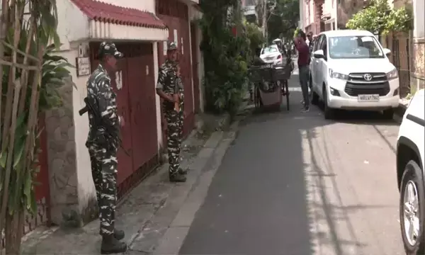 माननीयों पर सीबीआई और आईटी का रेडः राजनीतिक फंडिंग को लेकर देश के कई राज्यों में सीबीआई और आईटी का छापा, दो मंत्रियों के ठिकानों पर भी दबिश