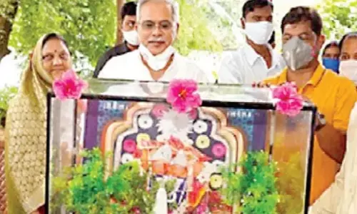 माता कौशल्या, घासीदास बाबा और वीर नारायण का सम्मान