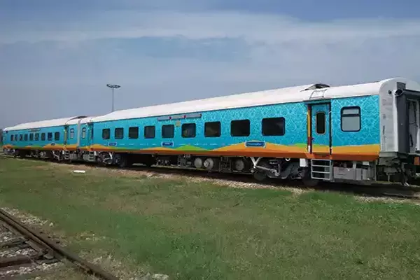 ट्रेन हादसा: हमसफर एक्सप्रेस ट्रेन के दो से तीन डिब्बे पटरी से उतरे...कटिहार जा रही थी ट्रेन