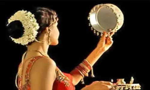 Faishion Tips: करवा चौथ पर पहने ये आउटफिट्स, जो बनायेंगे आपको हिट