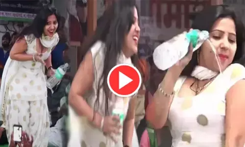 Rachna Tiwari Video: इस हरियाणवी डांसर को देख सपना चौधरी को भूल जाएंगे आप, डांस करते- करते खुद पर डालने लगी पानी... और फिर...