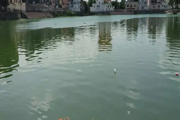 बनारस के पिशाच मोचन कुंड में मिलती हैं भटकती आत्माओं को मुक्ति, जानिये यहां की महत्ता बनारस के पिशाच मोचन कुंड में मिलती हैं भटकती आत्माओं को मुक्ति, जानिये यहां की महत्ता