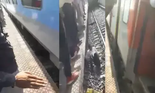 Oh My God!: शख्स के ऊपर से गुजर गई ट्रेन, फिर... देखें वीडियो...