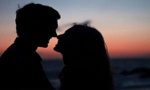 Kissing Style: किस करने के स्टाइल से जाने पार्टनर के दिल में छुपा राज ...