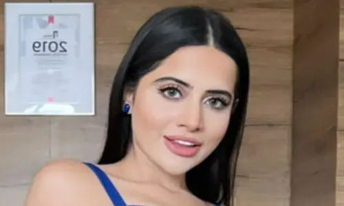 Urfi Javed Video: उर्फी जावेद ने अब बनाई सिम कार्ड से ड्रेस, दिखाया टशन, यूजर्स बोले- ये ड्रेस...
