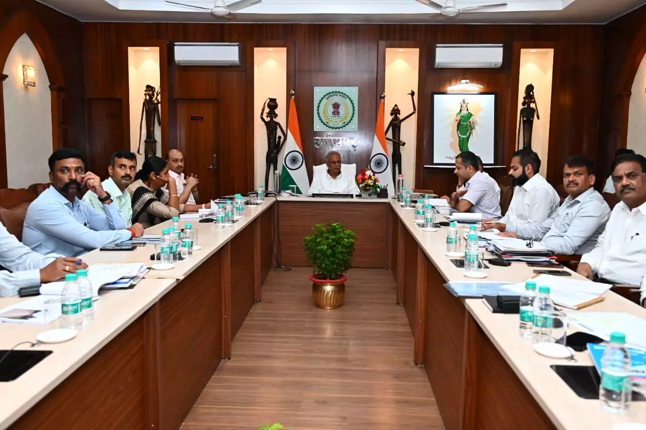 PWD अफसरों को फटकार: छत्तीसगढ़ में सड़कों की खराब स्थिति से सीएम नाराज, एक हफ्ते का समय दिया; फिर करेंगे समीक्षा PWD अफसरों को फटकार: छत्तीसगढ़ में सड़कों की खराब स्थिति से सीएम नाराज, एक हफ्ते का समय दिया; फिर करेंगे समीक्षा