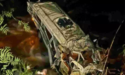 दर्दनाक हादसा: टैंपो के खाई में गिरने से IIT बीएचयू के 7 छात्रों की मौत, कई घायल...