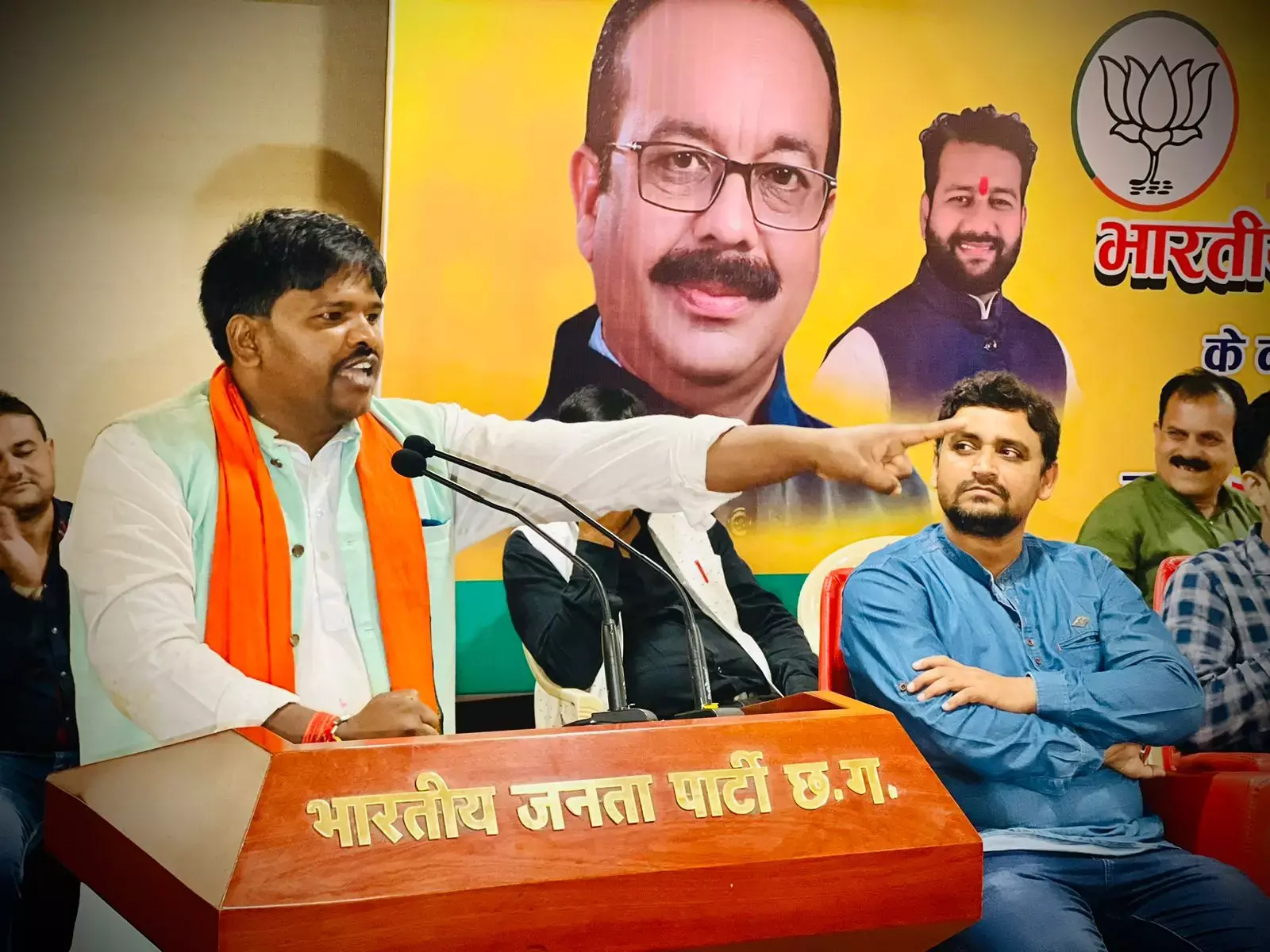 CG BJYM लड़ेगा सड़क की लड़ाई: नए अध्यक्ष रवि भगत ने संभाली जिम्मेदारी, पूछा- बेरोजगारी दर न्यूनतम, फिर चपरासी के 90 पदों के लिए 2.25 लाख आवेदन कैसे?