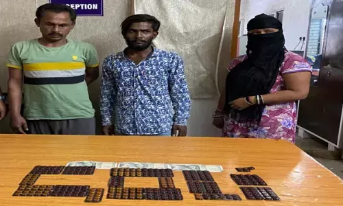 CG-बस स्टैण्ड में महिला बेच रही थी नशे का सामान, पुलिस पहुंची तो नशीली टेबलेट के साथ 3 पकड़ाए...