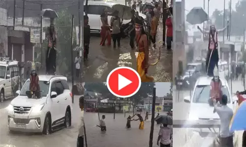 Viral Video: फॉर्च्यूनर की छत पर खड़ा होकर रणभूमि में पहुंचा रावण, पानी में हुआ महायुद्ध...देखें