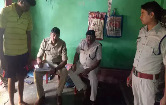 CG में ट्रिपल मर्डर: सो रहे पति पत्नी और बेटी को कुल्हाड़ी से काट डाला, तीनों की मौत से इलाके में सनसनी...