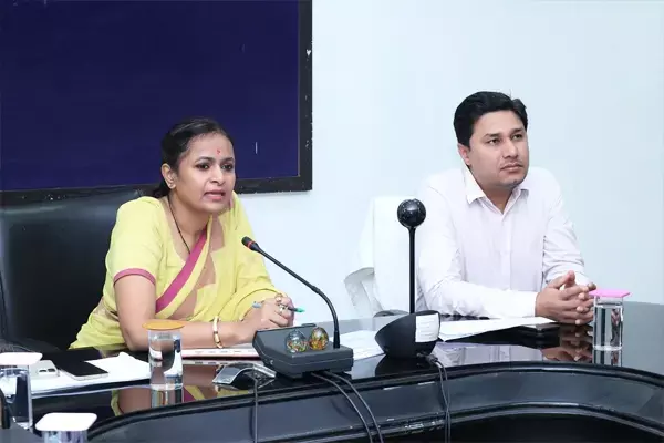 CG News: शराबी व्यायाम शिक्षक को कलेक्टर ने किया सस्पेंड, देखिए आदेश...