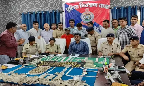 CG NEWS: चोरी के आरोपी व खरीददार को गिरफ्तार कर मुंगेली पुलिस ने 52 लाख के सोने चांदी के गहने किये बरामद