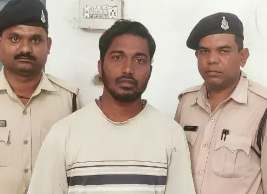 CG प्रिंसिपल गिरफ्तार: सेंट जेवियर स्कूल का प्रिंसिपल छात्राओं को कैबिन में बुलाकर करता था छेड़छाड़, पुलिस ने किया गिरफ्तार