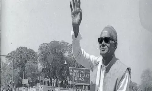 मिशन 2024: जेपी के आदर्शों को जमींदोज करने वाले जेपी जयंती पर दुदुम्भी बजाने को तैयार