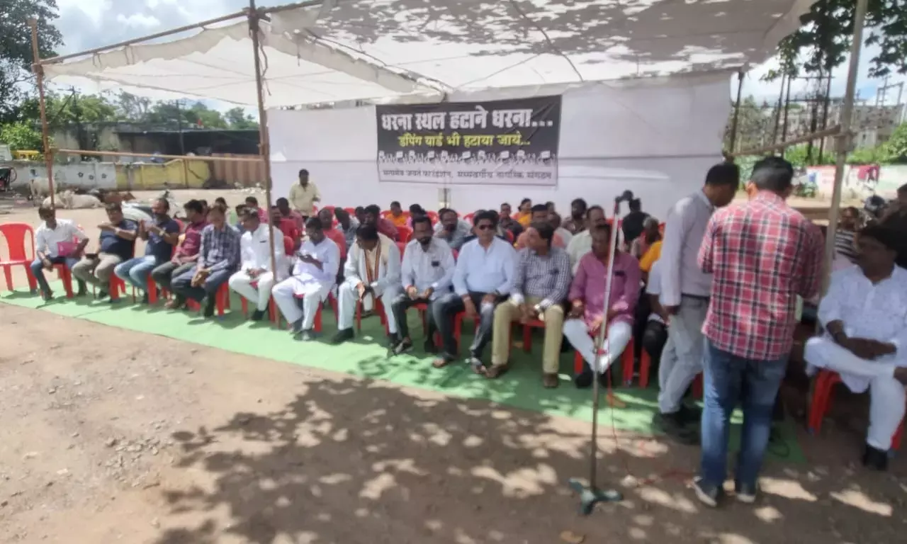 धरनास्थल हटाने धरना: राजधानी में बूढ़ापारा से धरनास्थल हटाने के लिए धरने पर बैठे लोग, कहा...