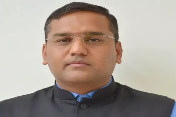 आईएएस जेपी मौर्या बोले, सोशल मीडिया में मुझे और मेरी पत्नी को बदनाम करने की कोशिश...कृपया फेक न्यूज को इग्नोर करें