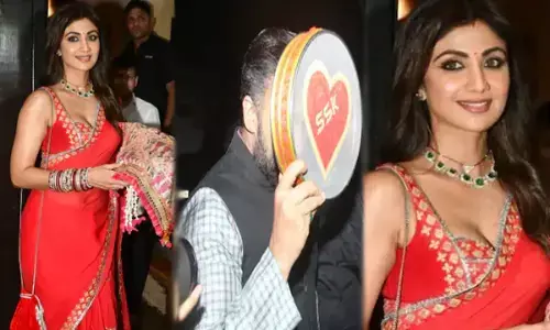 शिल्पा शेट्टी के करवा चौथ छननी से राज कुंद्रा ने छिपाया चेहरा, VIDEO वायरल, यूजर्स बोले- काम उलटे करे फिर मुंह छिपाओ