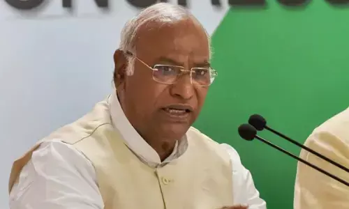 कांग्रेस में 24 साल बाद गैर गांधी: देश की सबसे पुरानी पार्टी के नए राष्ट्रीय अध्यक्ष के लिए चल रही गिनती, खड़गे का अध्यक्ष बनना तय