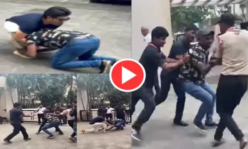 अंकित तिवारी के घर जबरन क्रेजी फैन, सिक्‍योरिटी ने पहले घसीटा फिर धक्का मारकर निकालने लगे बाहर, गिड़गिड़ाते हुए सिंगर के पैरों में जा गिरा शख्स...