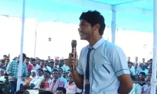 Cg News-Video यह संवाद आपने सुना क्या? जब सीएम भूपेश बोले- देख कइसे फर्राटेदार अंग्रेजी बोलत हे हमर लइका मन, छात्र ने कहा- its all because...