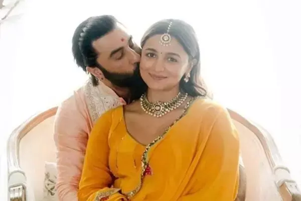 आलिया भट्ट ने लिया बड़ा फैसला, जानिए बच्चे के जन्म के बाद काम करेंगी या नहीं?