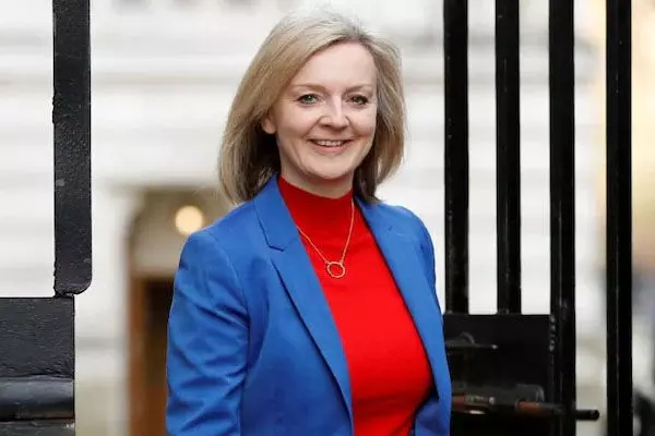 प्रधानमंत्री ने दिया इस्तीफा: छह हफ्ते में ब्रिटेन की पीएम ने दिया इस्तीफा, गहराया सियासी संकट... प्रधानमंत्री ने दिया इस्तीफा: छह हफ्ते में ब्रिटेन की पीएम ने दिया इस्तीफा, गहराया सियासी संकट...