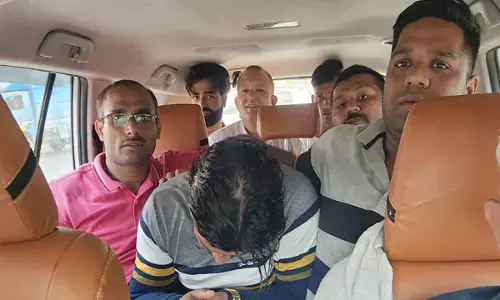 CG ज्वेलरी शॉप के मालिक की गोली मारकर हत्या और लूट: चार आरोपी बनारस से पकड़ाए, देखें आरोपियों की फ़ोटो...