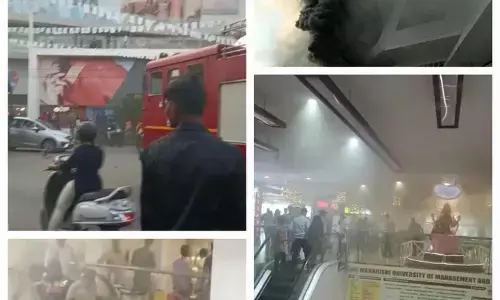 मॉल में लगी आग, घटना के दौरान मॉल में भारी संख्या में बच्चे और महिलाएं...मची अफरातफरी