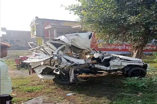 भीषण सड़क हादसा, ट्रक और बोलेरो में जोरदार भिड़ंत, पांच की दर्दनाक मौत, तीन गंभीर...