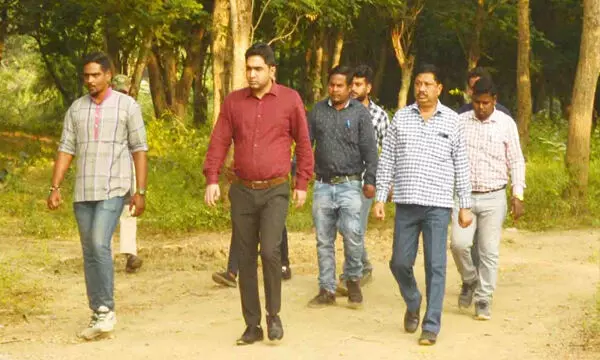 कटहल गार्डन पहुंचे आयुक्त, सुविकसित उद्यान का स्वरूप देने तत्काल प्लांनिंग करने के दिए निर्देश कटहल गार्डन पहुंचे आयुक्त, सुविकसित उद्यान का स्वरूप देने तत्काल प्लांनिंग करने के दिए निर्देश