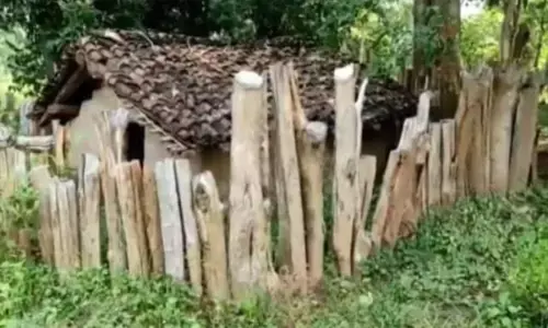 Tribals unique tradition Ancestors spirit home : अबूझमाड़, जहाँ पूर्वजों की आत्माएं बसती हैं हांडियों के अंदर, बनता है उनके लिए अलग घर, जानें आदिवासियों की इस अनोखी परंपरा के बारे में