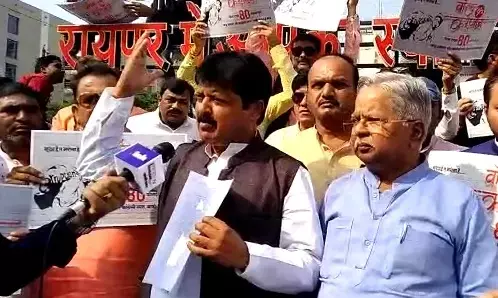 CG वॉल ऑफ करप्शन: तेलीबांधा से वीआईपी रोड तक बिना टेंडर के करोड़ों के काम के विरोध में भाजपा का पैदल मार्च, चेतावनी दी