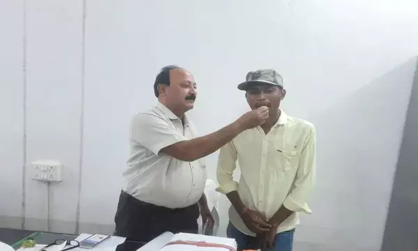 आदित्येश्वर शरण सिंह देव की पहल लाई रंग, निशुल्क सरकारी कोचिंग से 2 आदिवासी बच्चों के डॉक्टर बनने का सपना हुआ सच