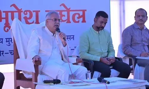 शिक्षक समय पर पहुंचें स्कूल: मुख्यमंत्री भूपेश बघेल ने कहा - जो शिक्षक बिना सूचना के गायब, उन पर कार्रवाई करें