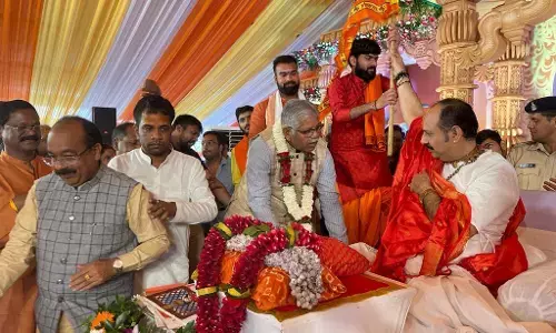 संतों के संदेश से सन्मार्ग: पूर्व विधानसभा स्पीकर कौशिक और भाजपा अध्यक्ष साव शामिल हुए शिव महापुराण कथा में