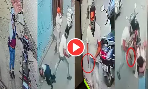 बंदूक की नोक पर दिनदहाड़े लूट: बेखौफ बदमाशों ने लूटी चेन, फिर महिला और स्कूली लड़की की कर दी पिटाई...देखिए VIDEO