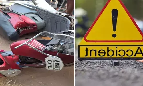 CG-एक्सीडेंट में बुजुर्ग पति पत्नी की मौत, आक्रोशित ग्रामीणों ने किया चक्काजाम, तेज रफ्तार पिकअप ने स्कूटी सवार को मारी जोरदार टक्कर