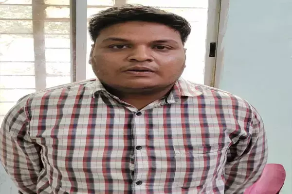 महिला पर बना रहा था शारीरिक संबंध बनाने का दबाव, मना करने पर बच्चों के अपहरण करने की दी धमकी...आरोपी गिरफ्तार