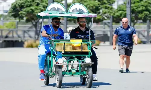 IND vs NZ: रिक्शा चलाते नजर आए हार्दिक-केन विलियमसन, भारत और न्यूजीलैंड के बीच होगा T20 का पहला मैच, जानिए कब होगा मुकाबला...
