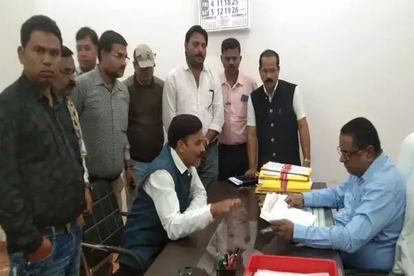वीरेन्द्र दुबे के नेतृत्व में संयुक्त संचालक से मिला प्रतिनिधिमंडल...सहायक शिक्षकों का ग्रंथपाल में पदोन्नति करने की मांग की