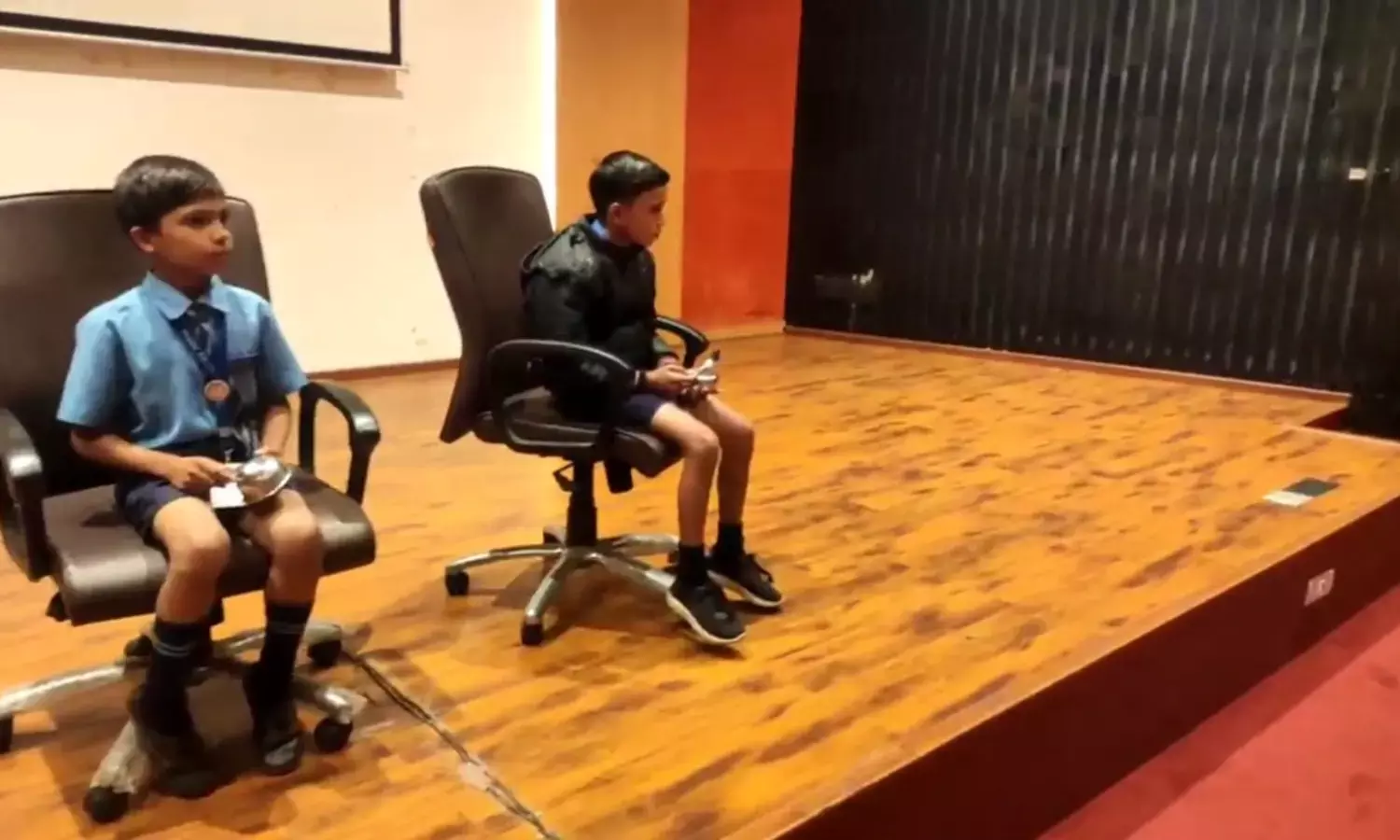 CG ये हैं कमाल के बच्चे: स्पीड रीडिंग और मेंटल मैथ्स प्रतिस्पर्धा में तीन बार टाई ब्रेकर, सूरजपुर के गौतम ने ऐसे मारी बाजी