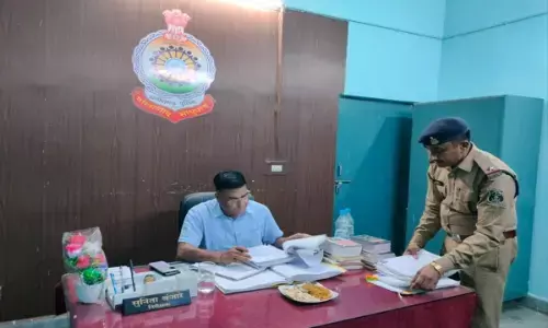 CG News: एसपी पहुँचे थाने के औचक निरीक्षण में, लापरवाही पर थानेदार व एएसआई हुए दंडित