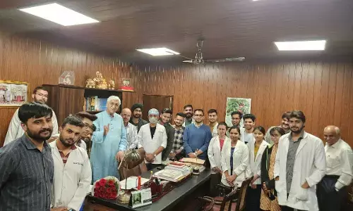 जूनियर डॉक्टर्स ने खोला मोर्चा: स्वास्थ्य मंत्री से मिले जूनियर डॉक्टर, दूसरे राज्यों से मानदेय कम होने पर नाराजगी