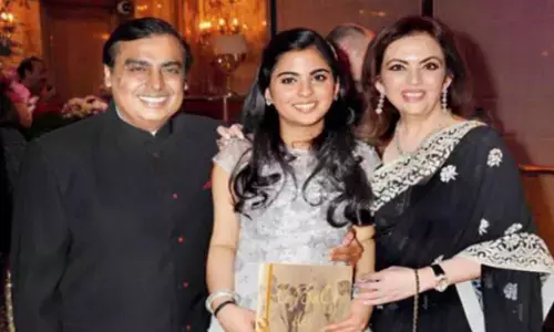 मुकेश अंबानी बने नाना: अंबानी परिवार में गूंजी किलकारी, बेटी ईशा अंबानी ने जुड़वा बच्चों को दिया जन्म...