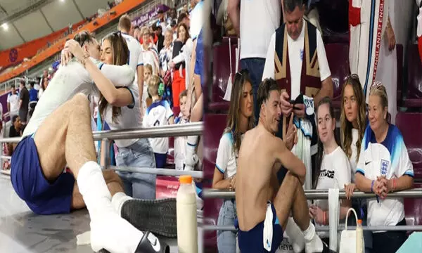 फीफा वर्ल्ड कप 2022: जीत के जश्न में खिलाड़ी ने उतारी शर्ट, फिर गर्लफ्रेंड को किया KISS...